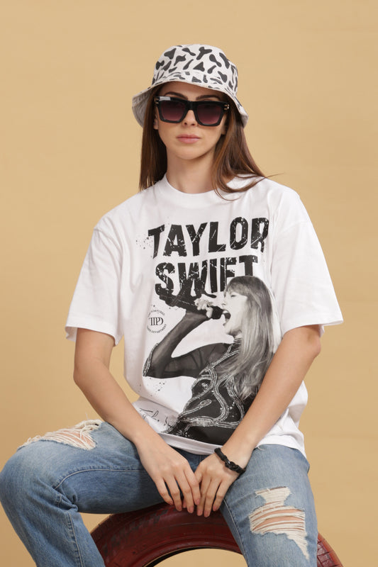 Women's Oversized T-shirt in White - Taylor Swift | TPD